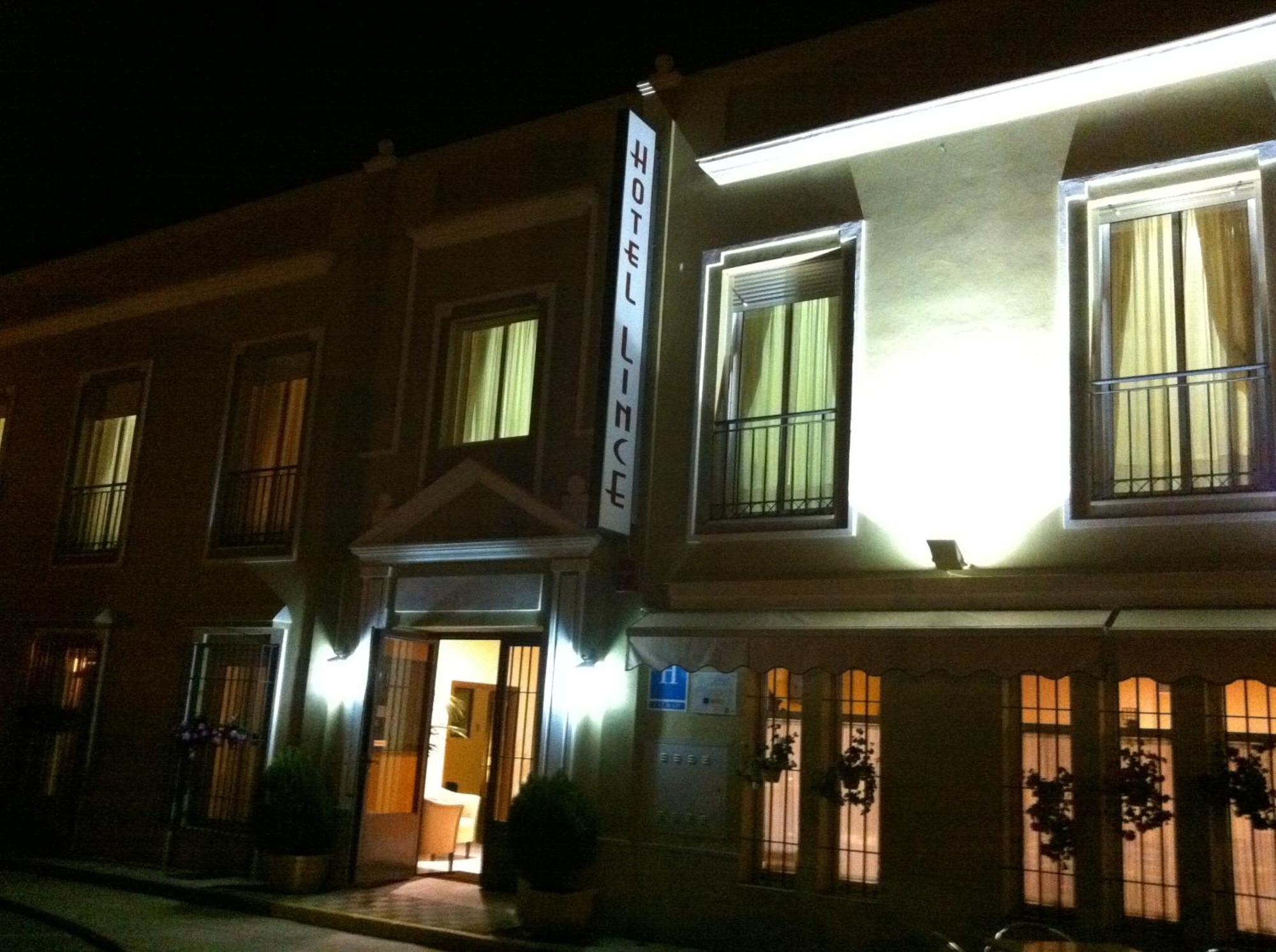 Hotel Lince Aznalcázar Extérieur photo